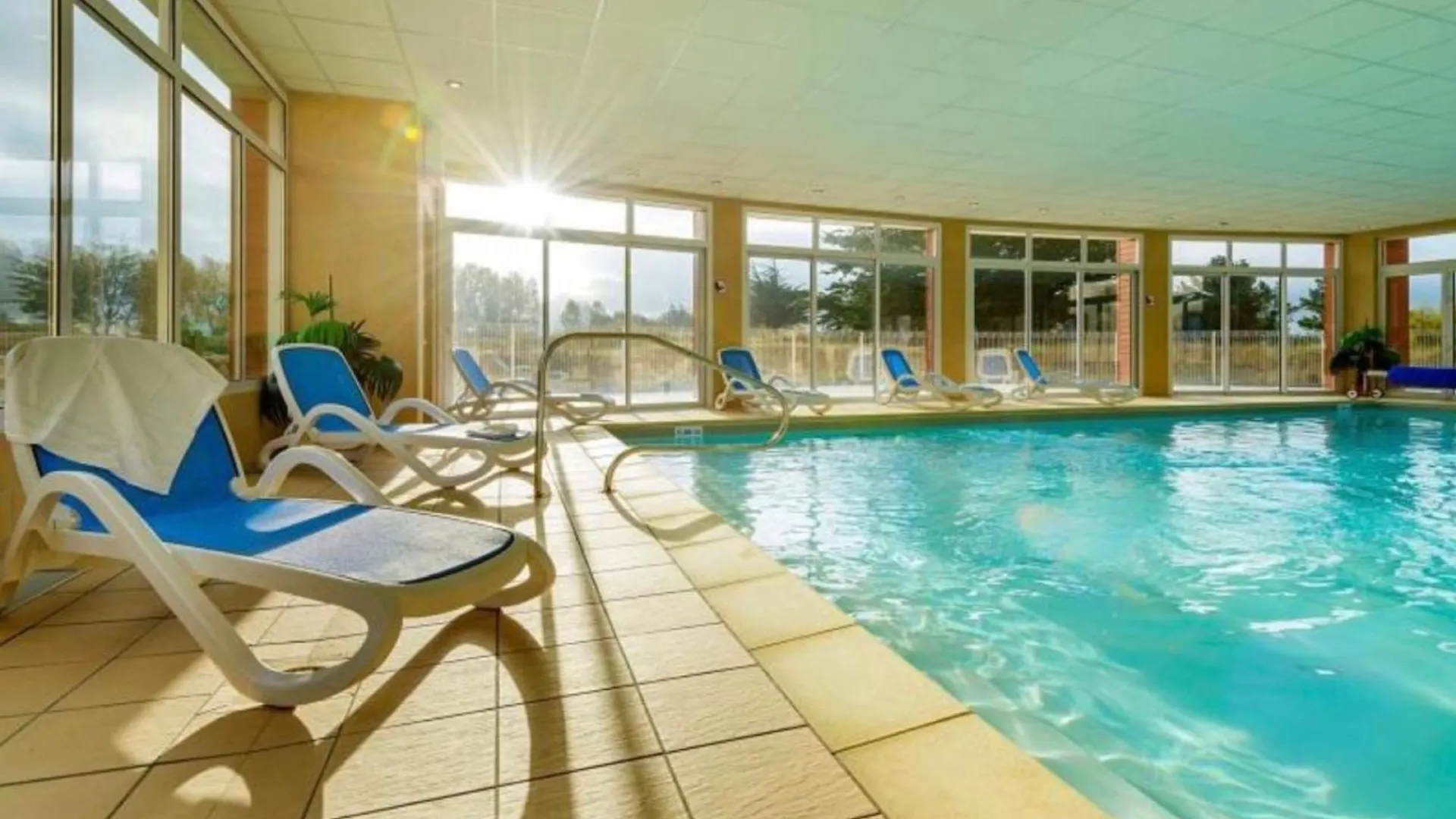 Appartement Au Cap Green contacts